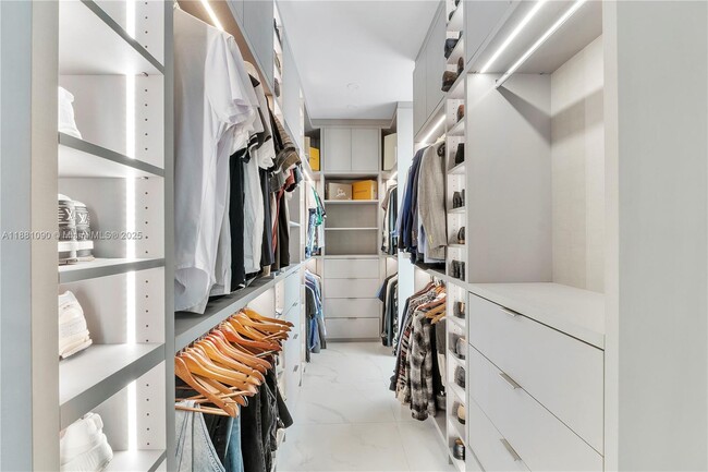 Building Photo - 4364 Alton Rd