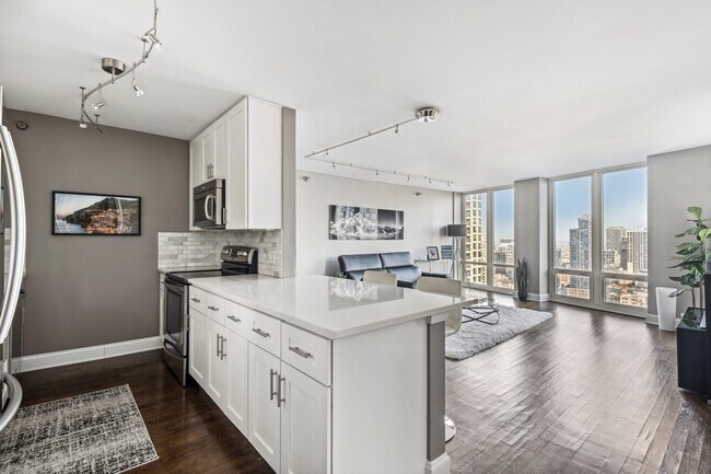 Building Photo - 345 N La Salle Dr