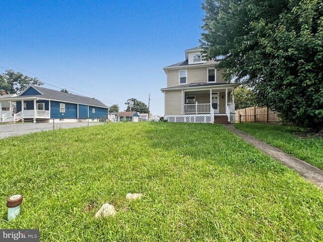 Building Photo - 5900 Hamilton Ave