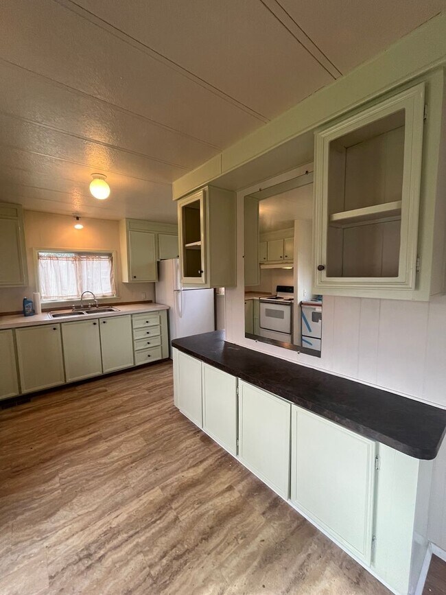 Building Photo - 3-Bedroom 1-Bathrrom home near Dorris Ranch