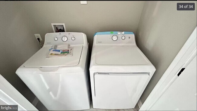 Building Photo - 1160 Sterling Rd