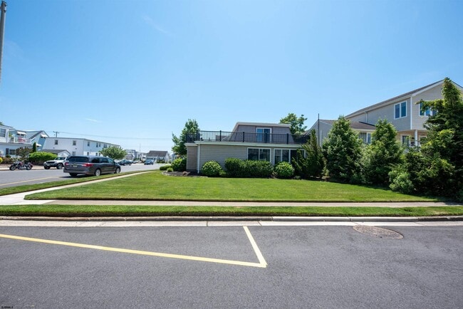Building Photo - 3201 Bayland Dr
