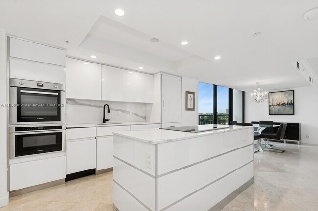 Building Photo - 3000 N Ocean Dr