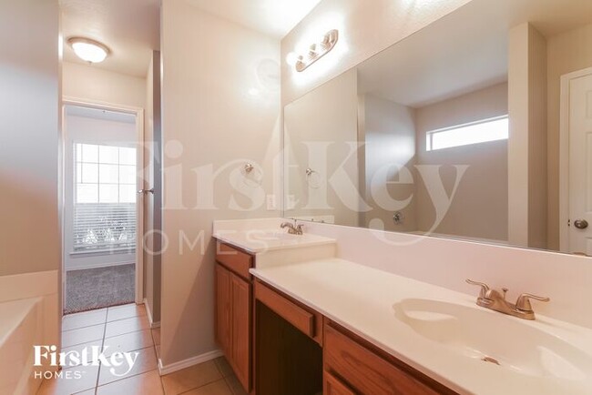Building Photo - 1723 Ryanfeld Dr