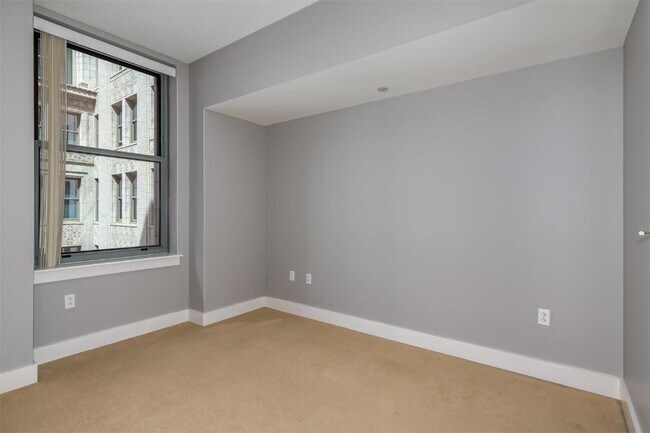 Building Photo - 314 N Broadway