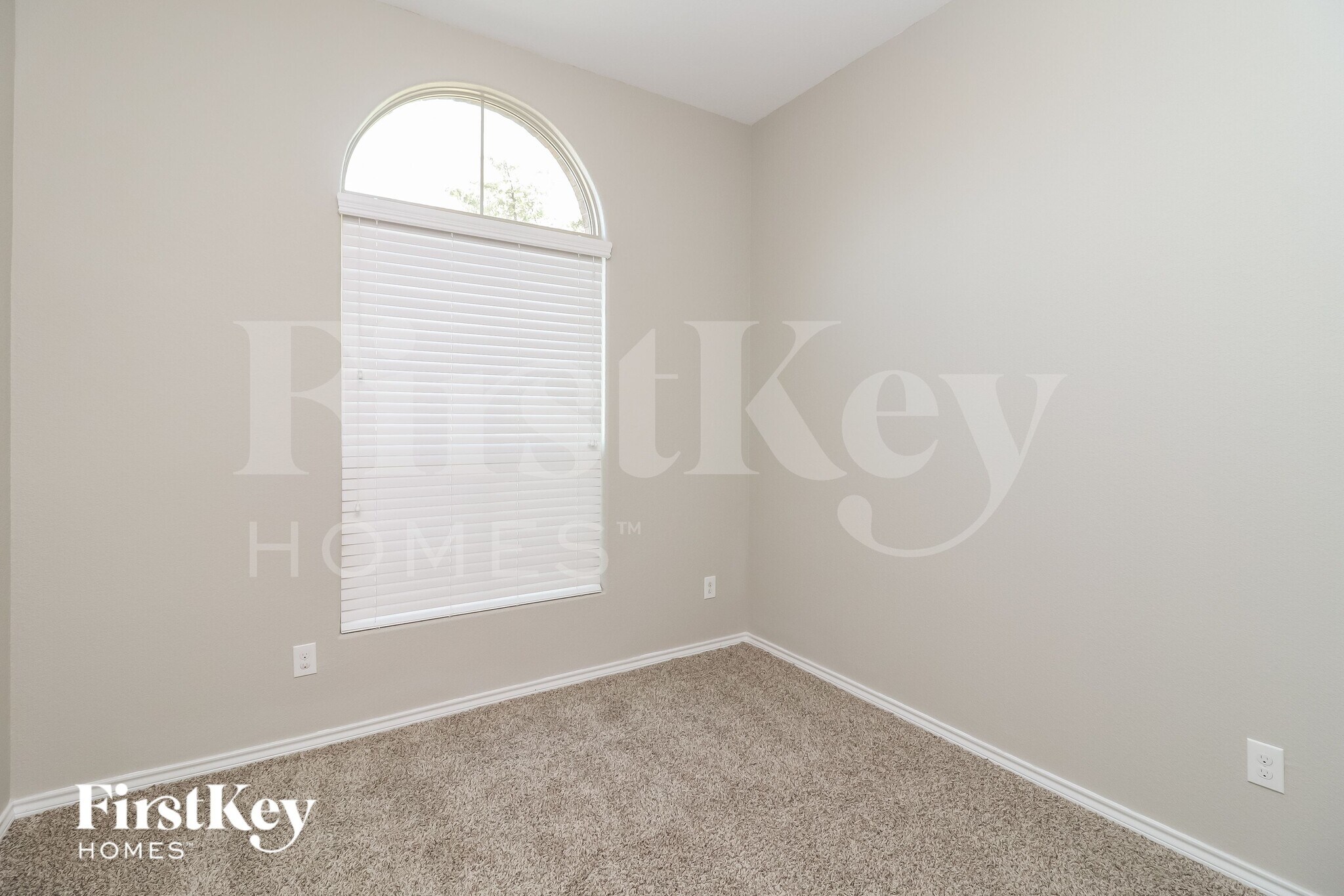 Building Photo - 10213 S Race St