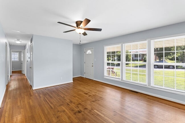 Building Photo - 4-Bed, 2-Bath Home with Fenced Yard in Win...