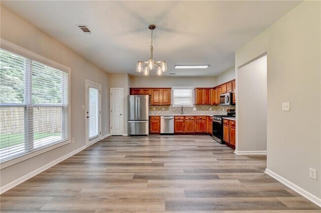 Building Photo - 2208 Staunton Dr NW