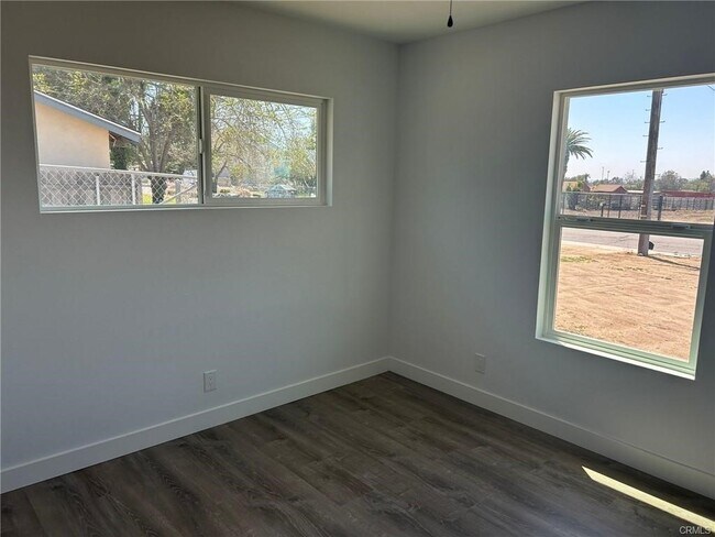 Building Photo - 3863 California Ave
