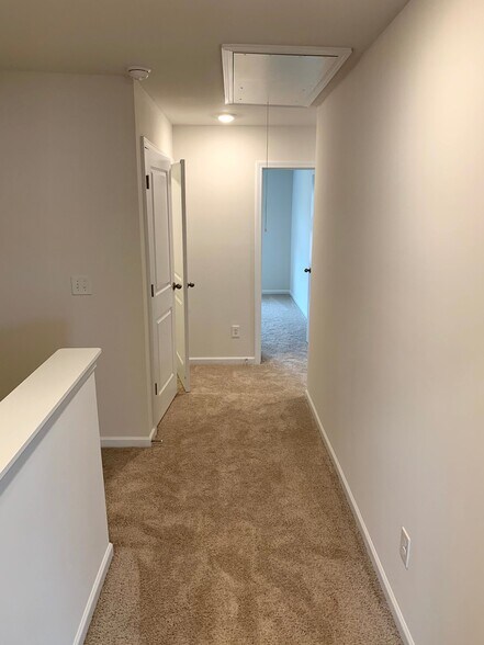 Building Photo - 453 Sea Grit Ct