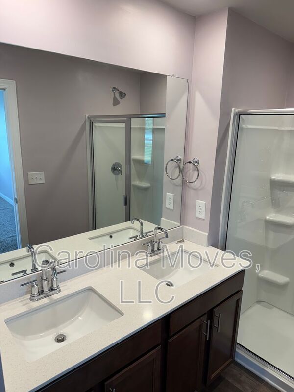 Building Photo - 206A Telford Dr.