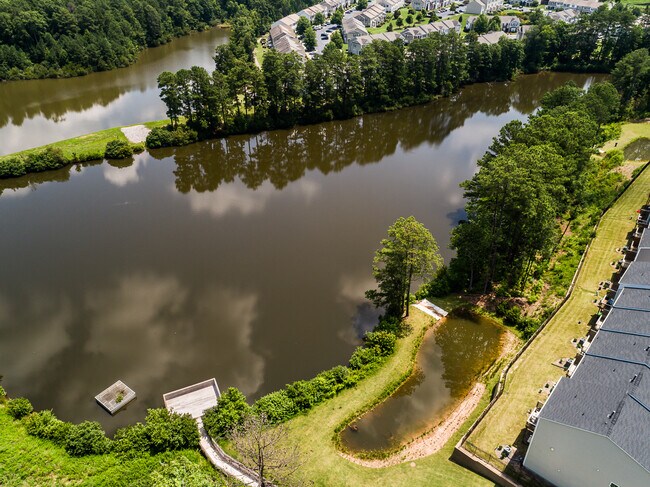 Building Photo - 1106 Shoreside Dr