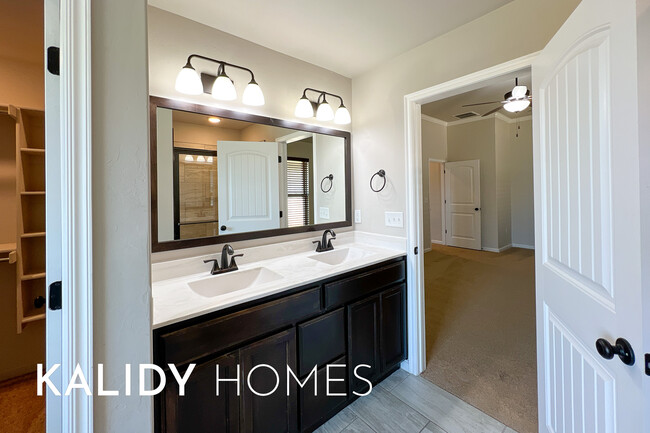 Building Photo - 4812 Crystal Hill Dr