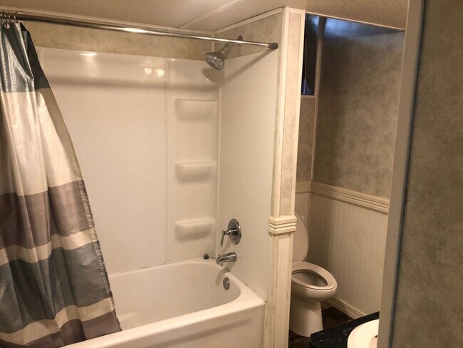 Building Photo - 416 N 15th St