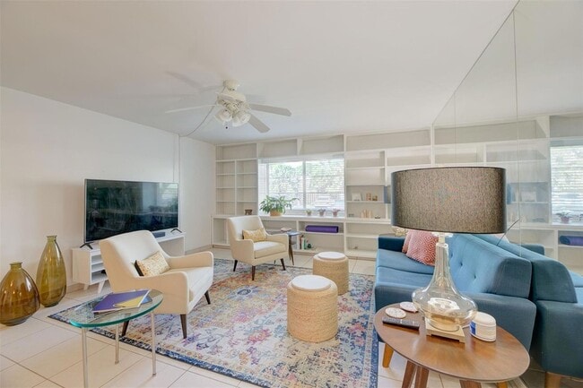 Building Photo - 1950 N Andrews Ave