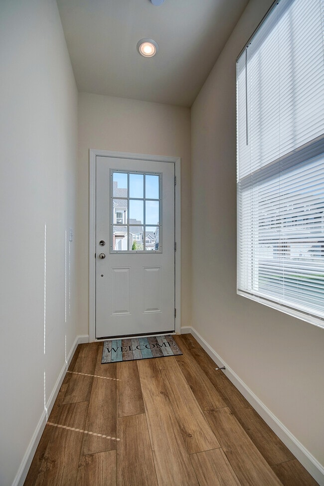 Building Photo - 5935 Hawkweed Dr