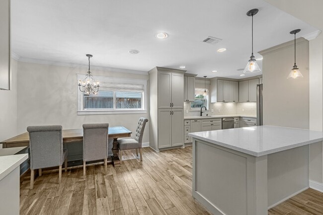 Building Photo - 10211 Candlewood Dr