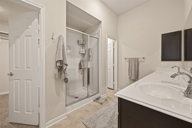 Building Photo - 6546 Grapevine Bend