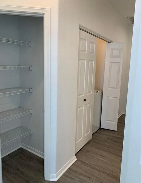 Building Photo - 1460 Rancho Rose Way
