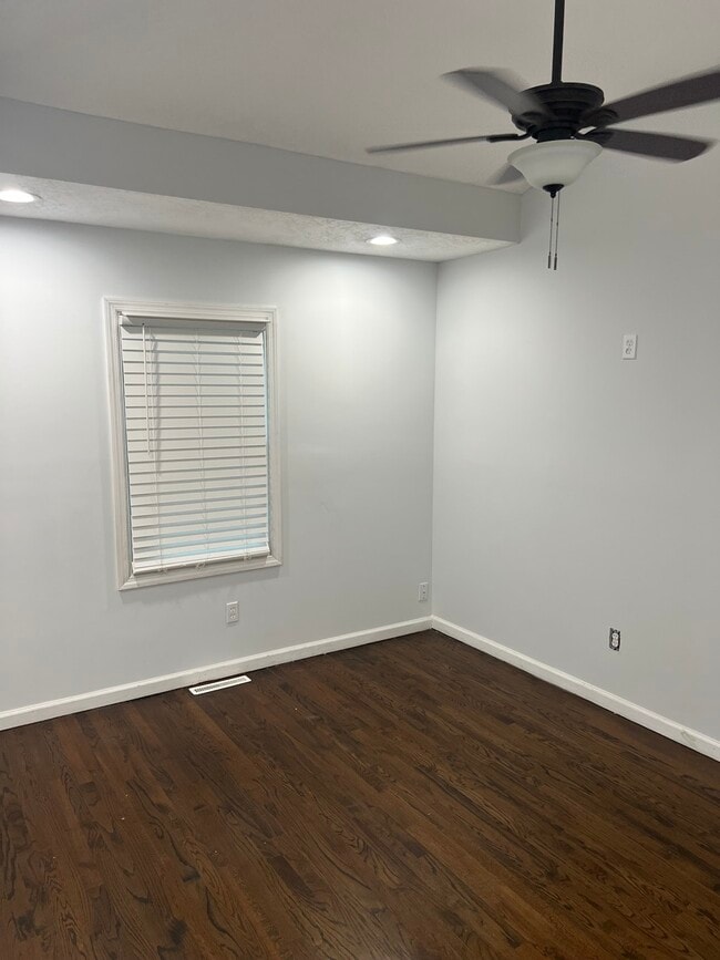 Building Photo - 9316 Fairwood Dr