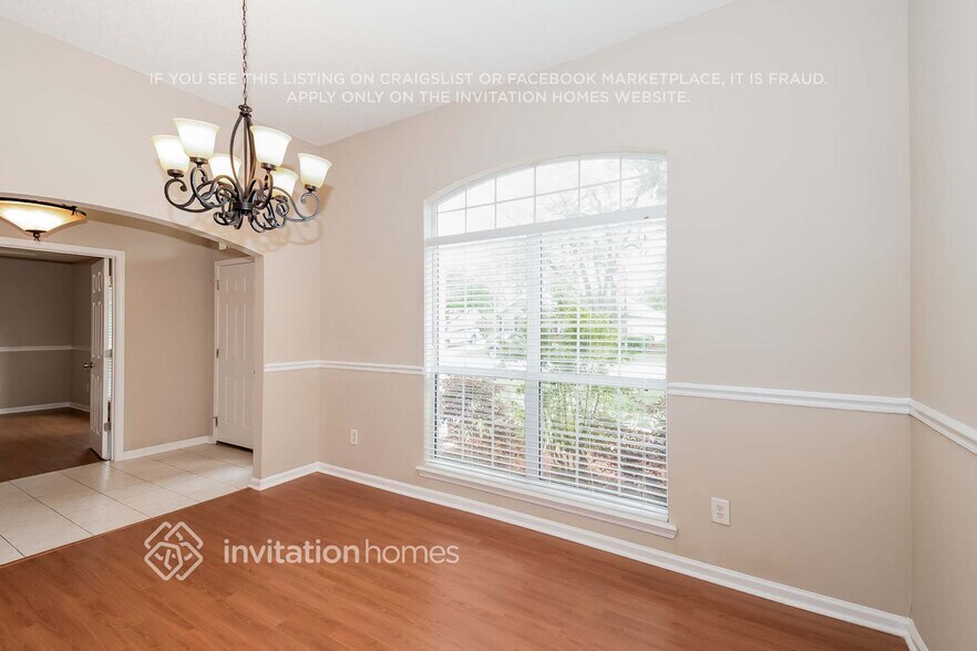 Building Photo - 277 Maplewood Dr