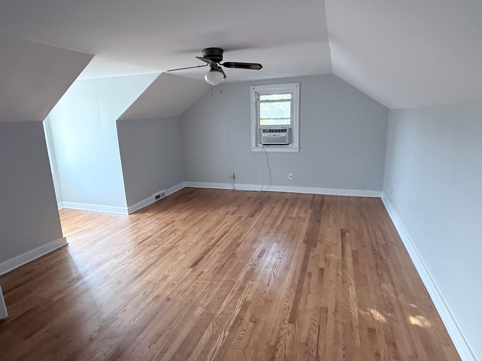 Building Photo - 18 Moore Dr