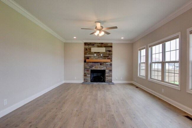 Building Photo - 230 Cotoneaster Ln
