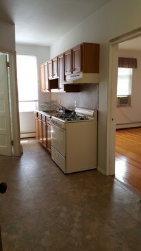 kitchen - 125 Raritan Ave