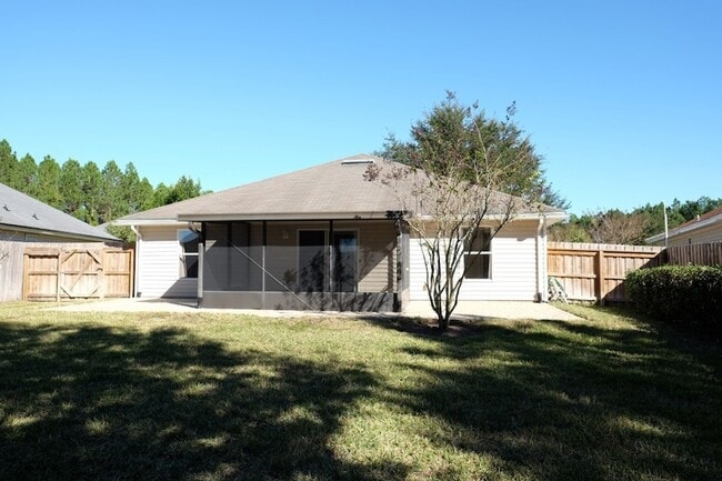 Building Photo - 96679 Commodore Point Dr