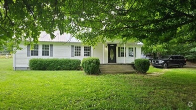 Building Photo - 1+Acre in the country! 2 bed/1.5 Bth- NO C...