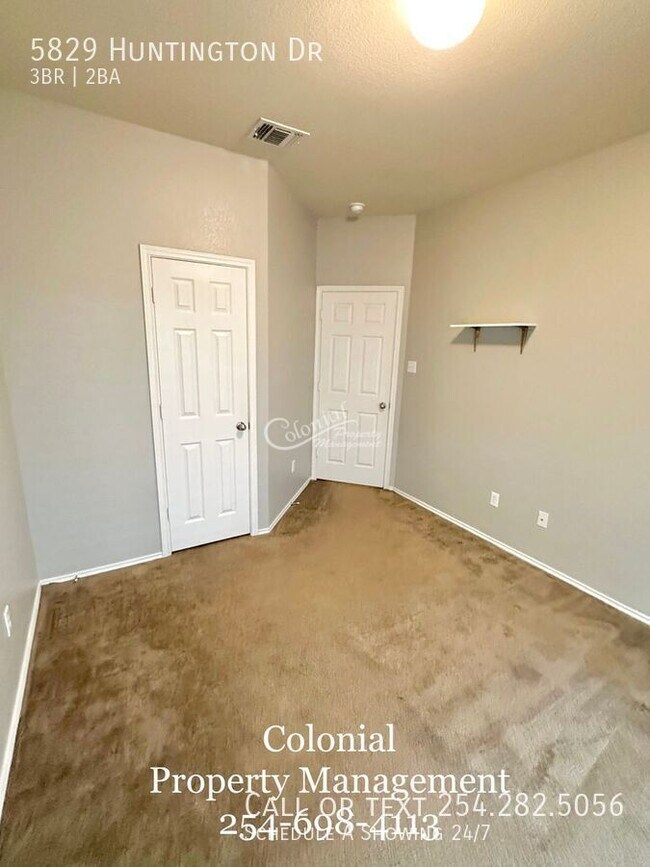 Building Photo - 5829 Huntington Dr