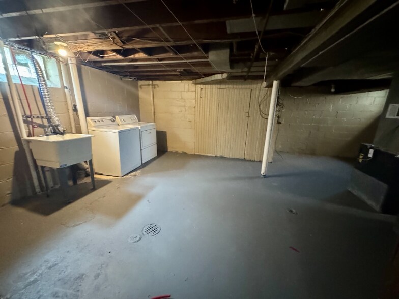 Building Photo - 5284 Devonshire Rd