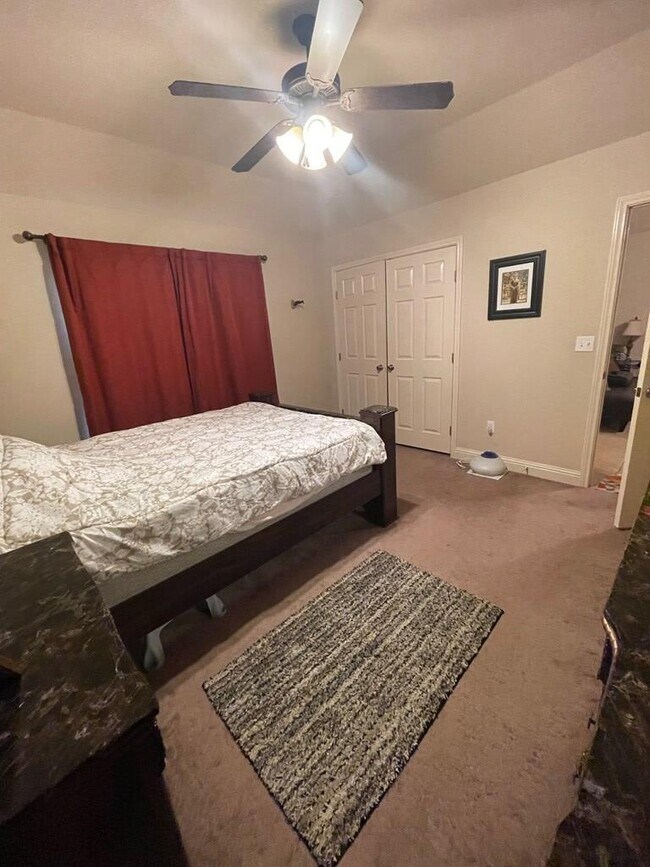 Building Photo - 7009 Stonegate Dr