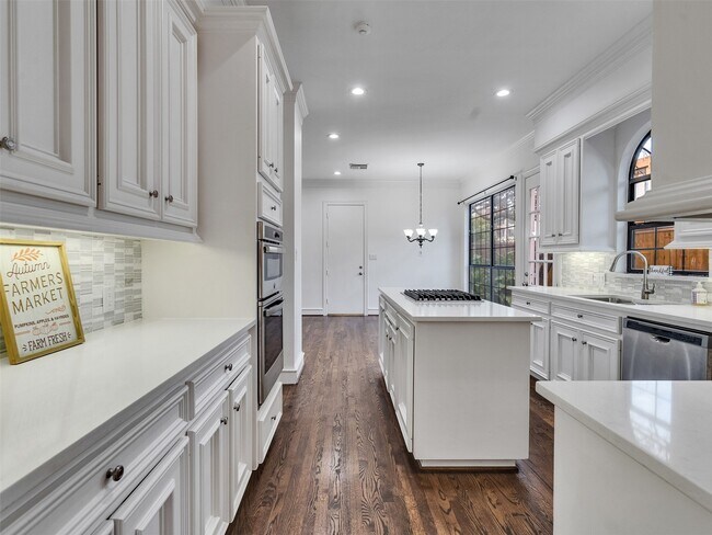 Building Photo - 2525 Nantucket Dr