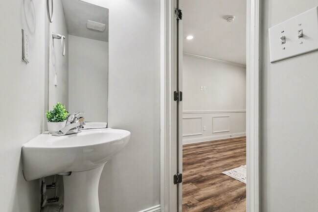 Building Photo - 3751 M.L.K. Jr Dr SW