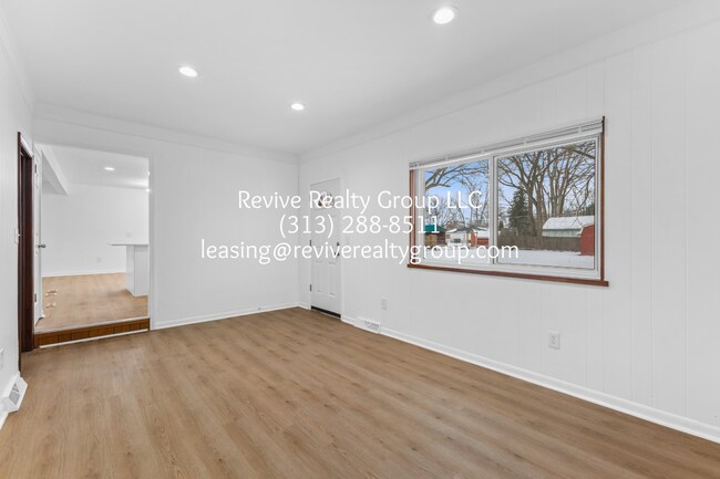 Building Photo - 5337 Botsford Ave