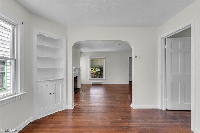 Building Photo - 16004 Invermere Ave
