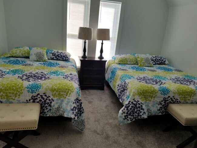 Building Photo - Grand Rapids, MI Downtown 2-Story Victorian-Style Cottage