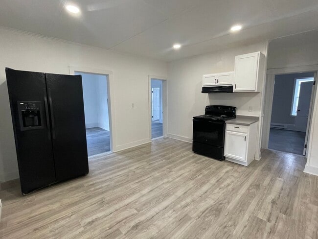 Building Photo - Beautifully Remodeled 2-Bedroom First Floor Apartment – Adams, MA – $1,500/month