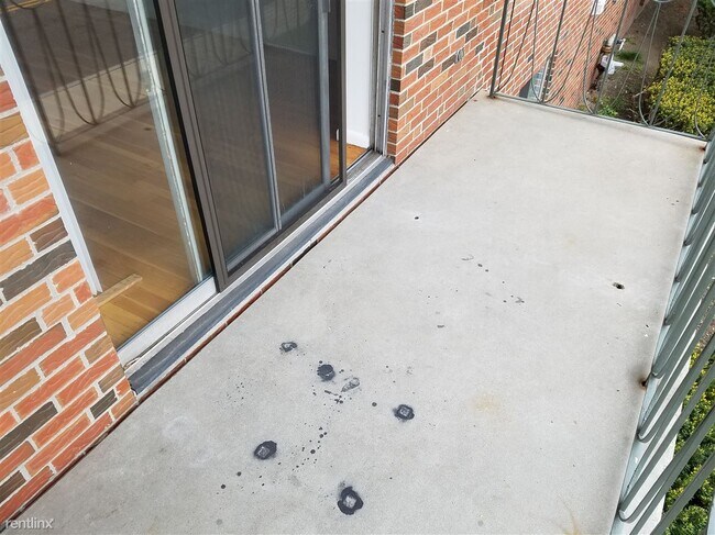 Building Photo - 1 br, 1 bath Apartment - 435 Shirley St 26