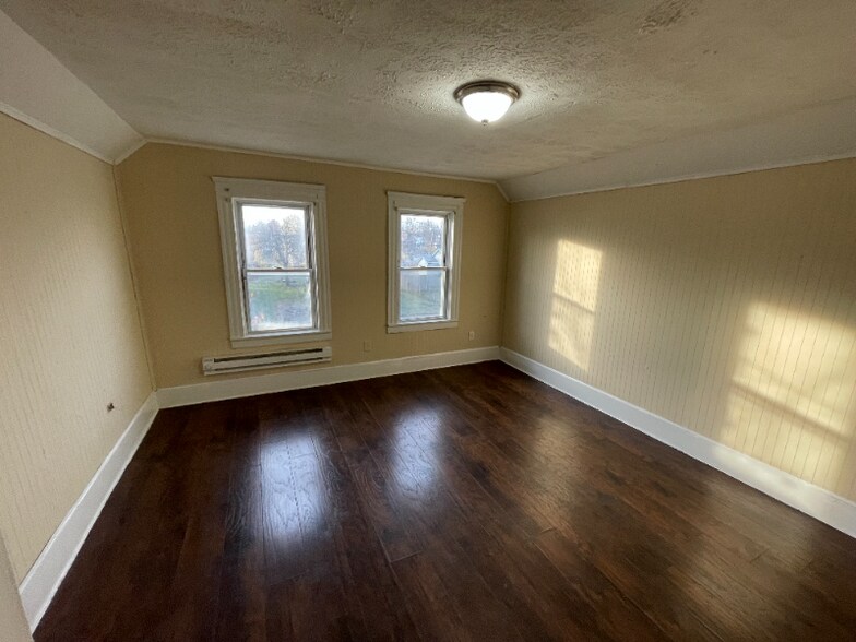 Building Photo - 119 E 32nd St