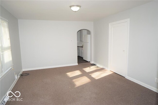 Building Photo - 1306 N Chester Ave