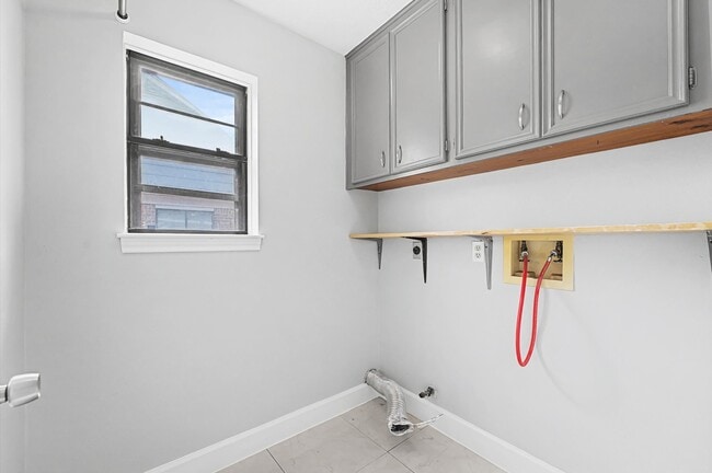 Building Photo - 7223 Mission Ct Dr