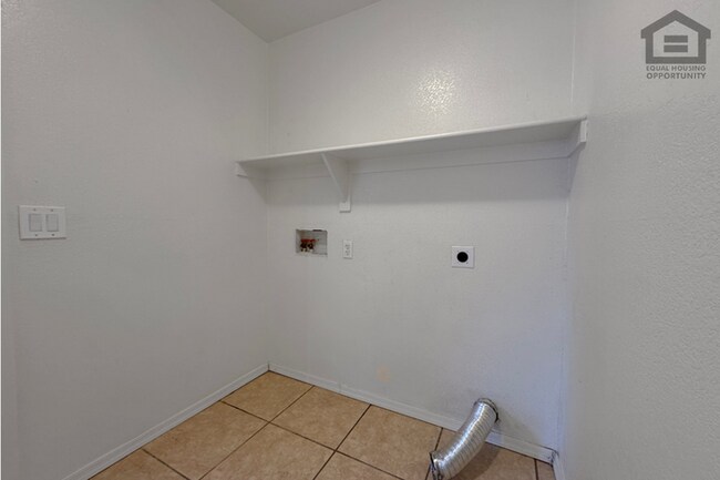 Building Photo - 3Bed/2Bath House at Northern Ave/87th Ave! Ready for Immediate Move-In! – Corner Lot!