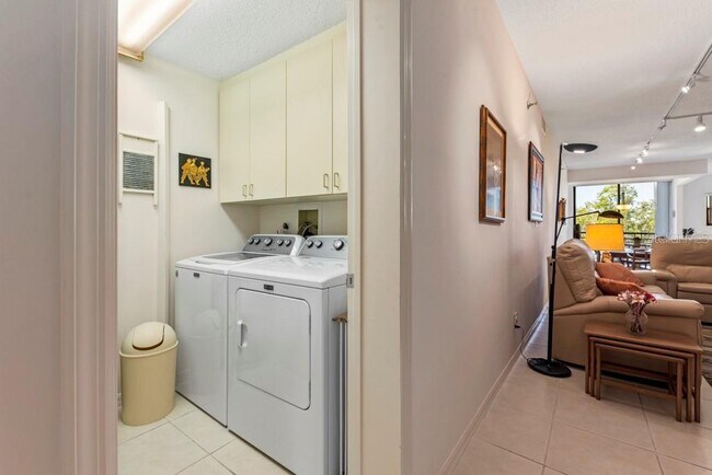 Building Photo - 5400 Eagles Point Cir