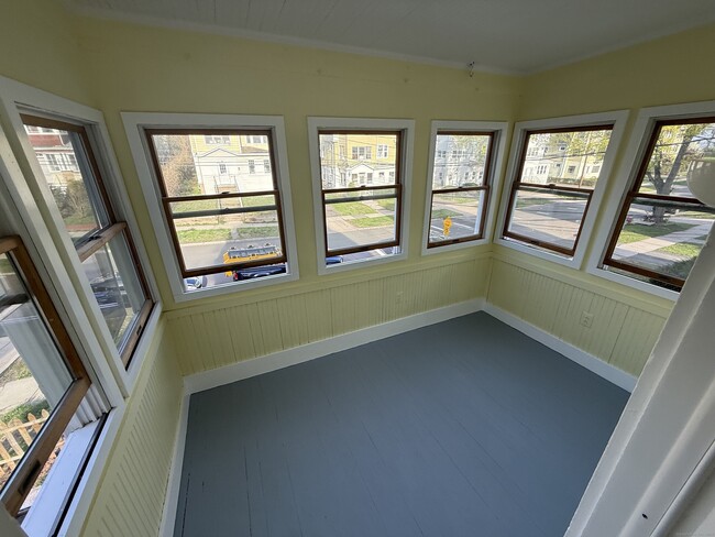 Building Photo - 109 Evergreen Ave