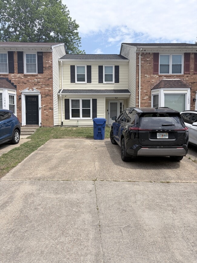 Building Photo - 1528 Jameson Dr