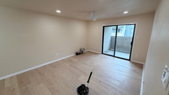 Building Photo - 8435 Hearth Dr