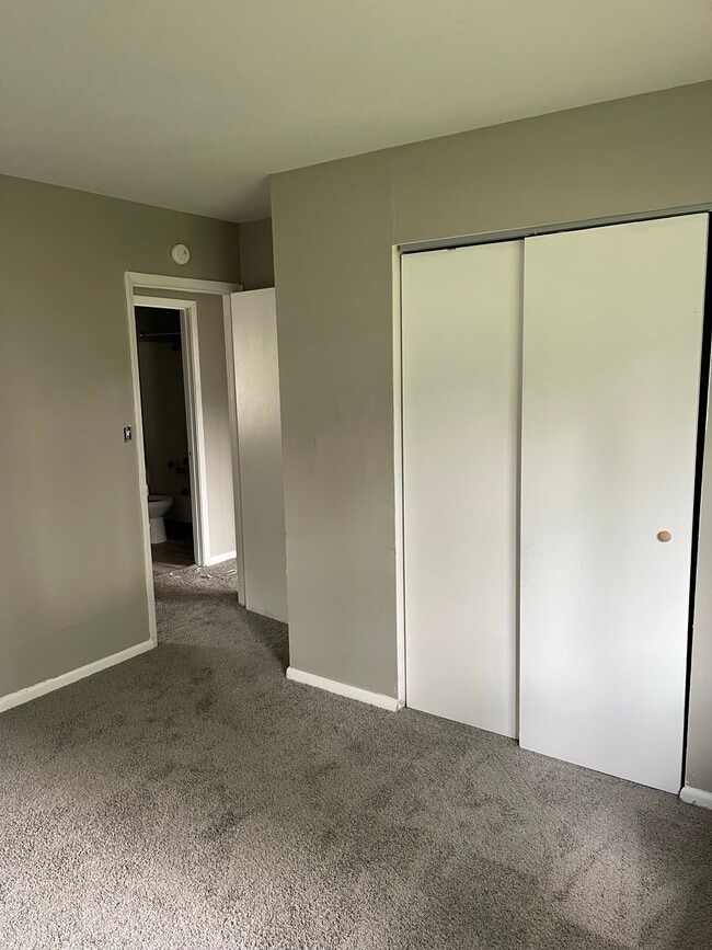 Building Photo - 1843 Fleming Rd