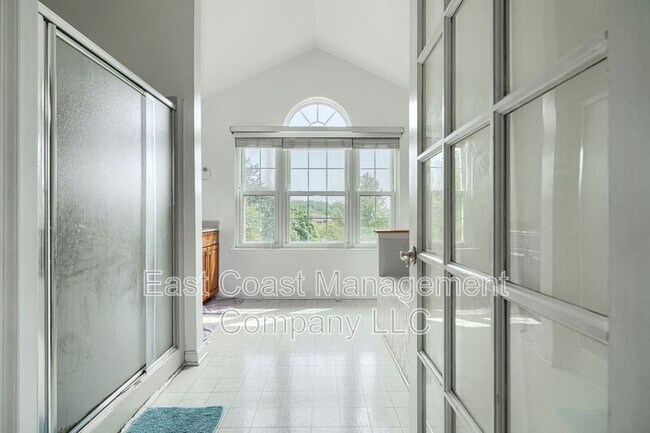 Building Photo - 403 Deer Hill Cir
